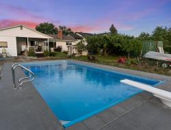Liner Tanning Ledge Pool Kelowna
